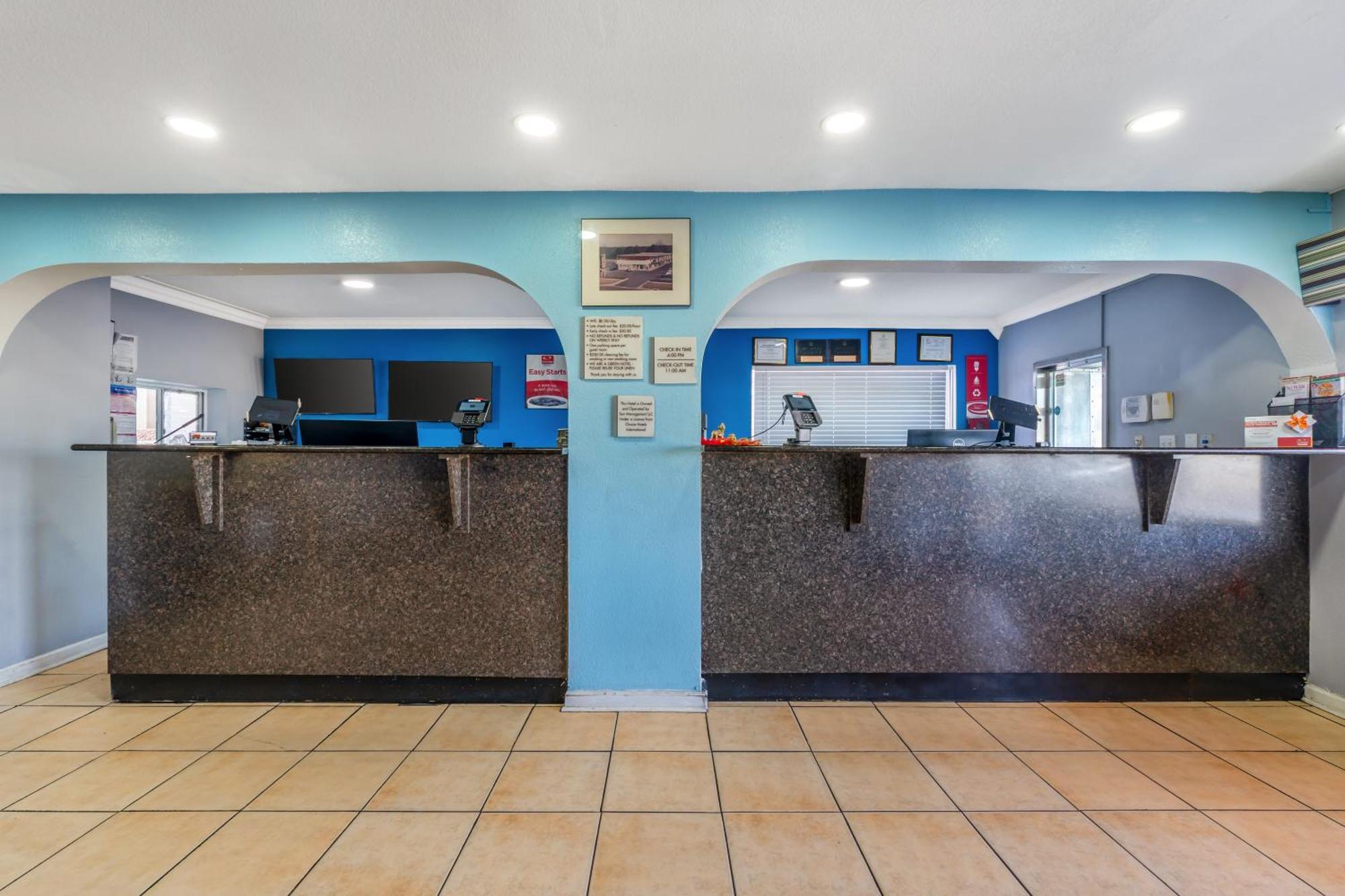 Econo Lodge Inn & Suites I-64 & Us 13 Virginia Beach Exterior foto